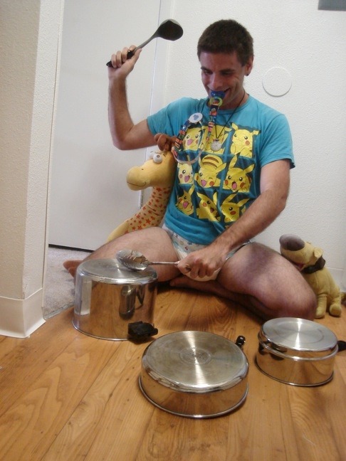 littlebabydee:  Daddy said I could help him with makin’ dinner tonight~ =3 