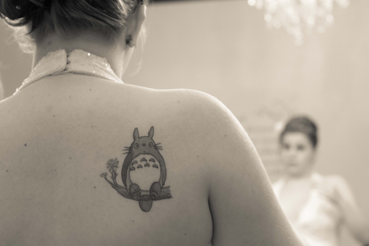annathecatprincess:  The photographer got a bad ass shot of my tattoo on my wedding