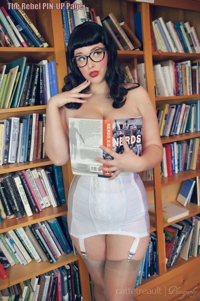 Nerds 2.0 Model: Bianca Bombshell Photographer: Cat Tetreault Welcome to the latest
