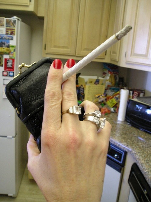 throwyourassout: jdick80: Sexy Love the cigarette case