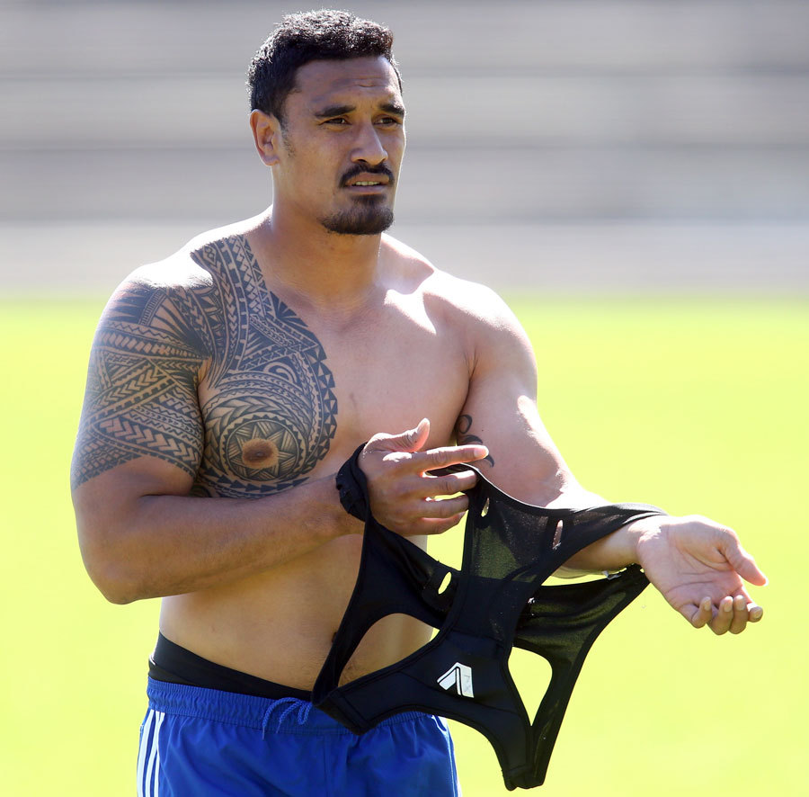 giantsorcowboys:  Hump Day Hunk! No Singing The Blues With Number 8 Of The Blues, Jerome