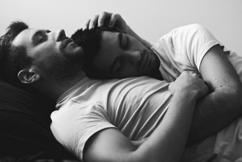 twoboysarebetter:  more cute gay couples at:http://twoboysarebetter.tumblr.com