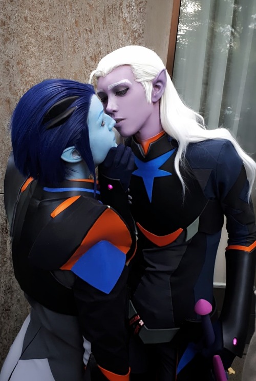Me as Lotor with my Galra family on Connichi 2018 (Germany) and cosplay progress!  Acxa - Sarah De'A
