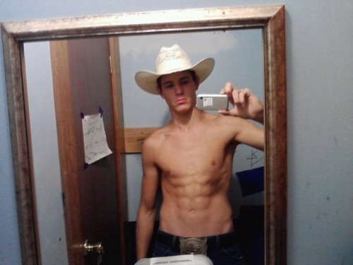 theconsolidator:  ksufraternitybrother:     OMG!!!! HE’S ADORABLE!!! FUCKING CUTE!!! HOT!!! I LOVE REDNECKS!!!  KSU-Frat Guy:  Over 25,000 followers . More than 15,000 posts of jocks, cowboys, rednecks, military guys, and much more.    Follow me