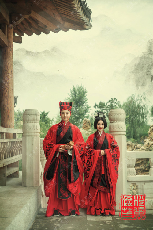 Traditional Chinese fashion, hanfu wedding in Han dynasty style. 粉黛流芳