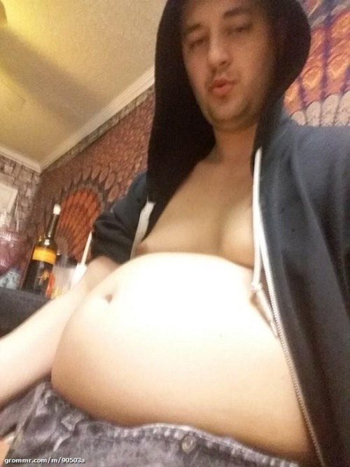 professorfatology-pix:  “  Who wants to sit behind me in a public park with their hands under my hoody secretly feeling on all my growing softness as I eat……….and eat……….and eat………and eat……….and eat……….mmmmf….gran my