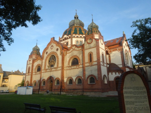 artnouveaustyle: The Subotica Synagogue is an art nouveau building built in 1902, located in Subotic