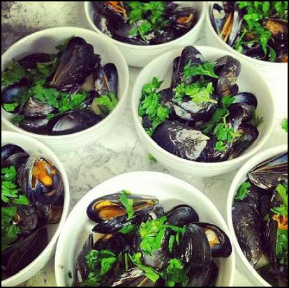MOULES À LA MARINIÈRERecipe from Julia Child’s The Art of French Cooking Maine.  Perhaps the most st