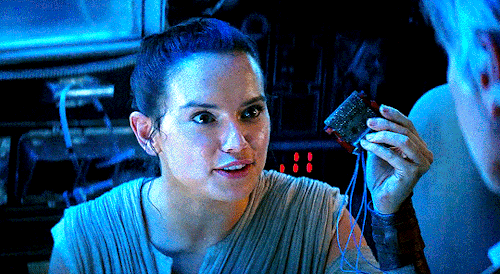 thewintersolo:Endless gifs of Rey: 5/∞