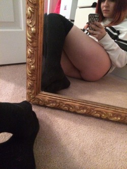 dabprincessco:  Knee high socks