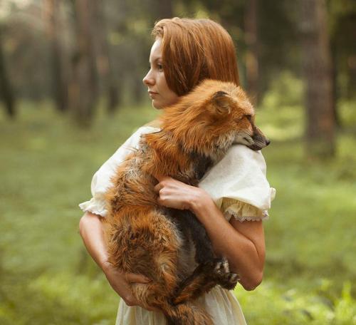 stopdropandvogue:  Enchanting portraits of wild animals and dreamy princesses. Photographed by Katerina Plotnikova 
