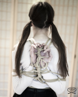 mastermhatter:  LouLou_tied ..all tied up.