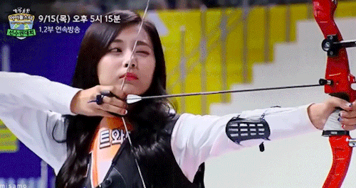 kidkendoll: mars-alkaid: misamo: most graceful archery in history she’s beauty she’s grace she’ll