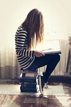 thebeautifullifestyle:  Happy International Day of the Book♥  :)