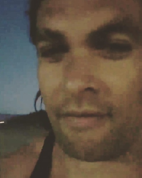 NOOOOO OMG WHAT HAVE YOU DONE!!??? #aquaman #shaved #jasonmomoa #nobeard #pitty #shock https://www.i