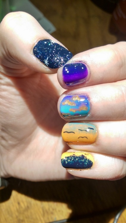 rainydaynails: Sunset nails! I’ve never been able to grow super long nails for really colorful