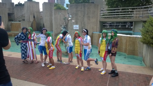 xwindsongx:  Yowapeda fountain side photoshoot favorites 8/? tag yourselves and your friends! xwindsongx is Toudou kissing Makioceanichome is Maki kissing Toudou   weh I’m the third Maki from the right and actualprotag is the Toudou on my shoulder!