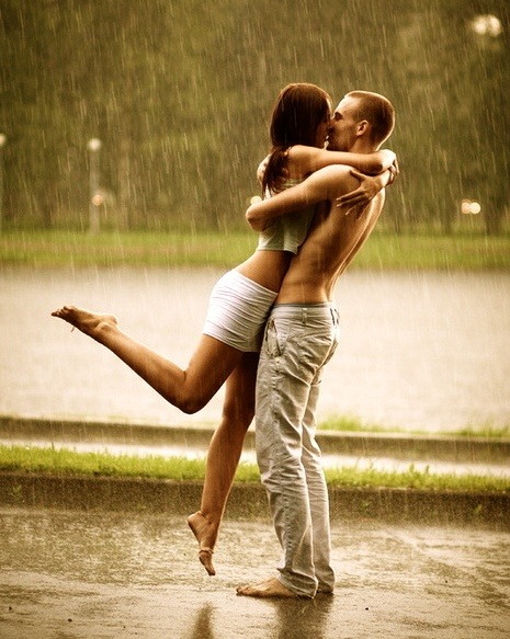 jillrenn:  piper-007:  jillrenn  Never let the rain stop you…