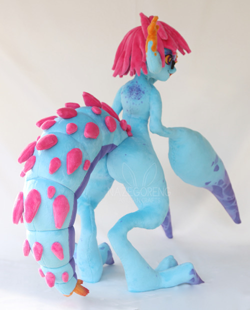 slugboxcreatureart:  nazegoreng: Check my Cteno plush I just finished. Every share helps <3  DA: http://fav.me/daqg2cg   Patreon: http://www.patreon.com/Nazegoreng @slugboxcreatureart  LOOK AT THISSSSS