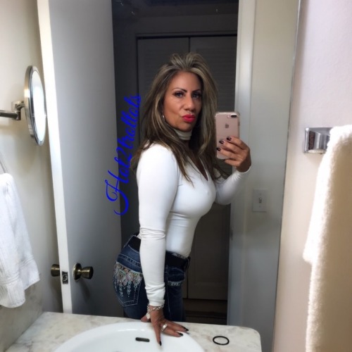 Night out on the town follow me at Hot2trottots1 on Instagram my main page was deleted 