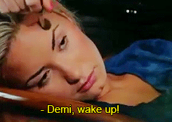 danceinskyscraper:  needgomez:  AU MEME: Demi dreams with Joe, she miss him.   vixi kkkkkkkkkkkkkkk