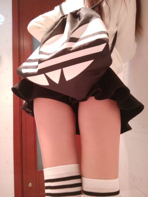 byduoduo521: 萌萌哒小学生有木有？喜欢我这个样子吗？点赞转发么么哒！ 更多完整版自拍，视频一对一加我QQ：1990290294 打赏送福利，逗比不要加！只加铁粉！