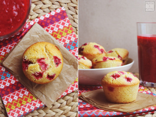 delectabledelight:Gluten Free Red Currant Muffins (by martynagx)