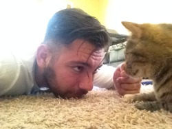 Captainjaneways-Bitch:  A-Precis:  Bonding With My Boyfriend’s Cat  Cute. And My