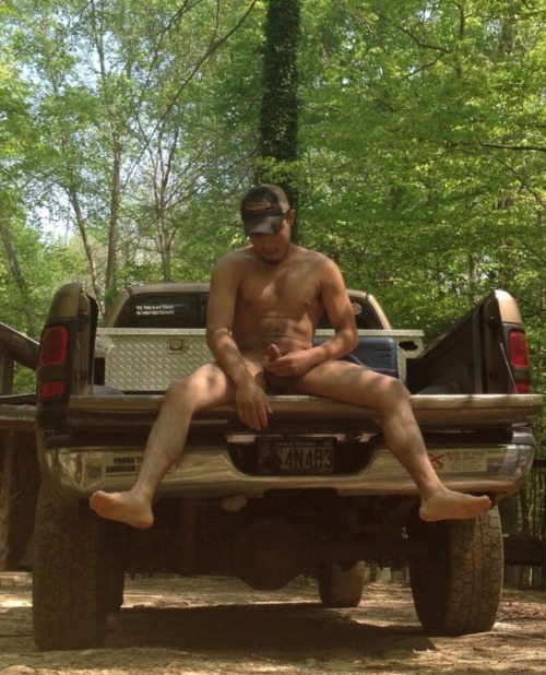 toodlemania: 1hotfuk: Country boy  One of the reasons I have a truck.