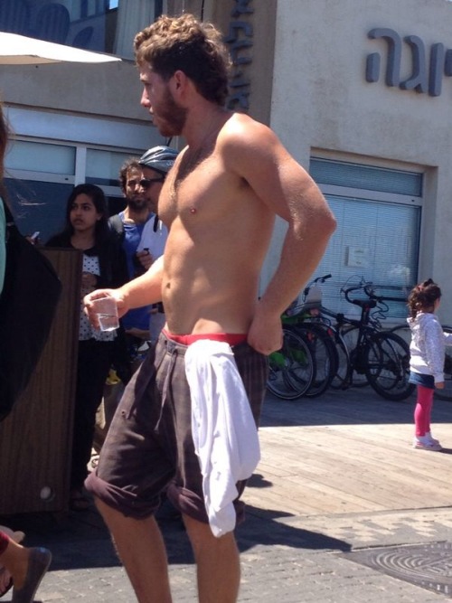 moteq1:  Hot Heeb of the Day Port of Tel Aviv. 