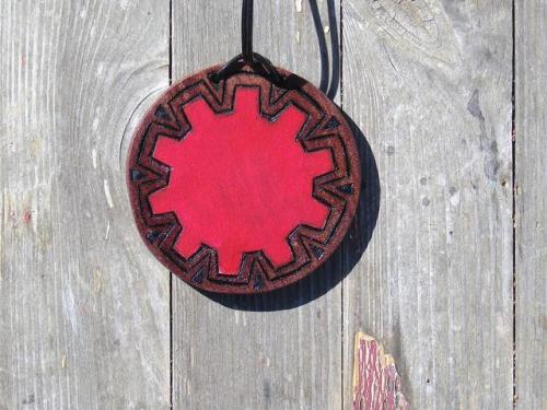 the-nothing-maker:homestuckhomemade:Time aspectnecklace on mahogany wood – 120 € Send me anask or an