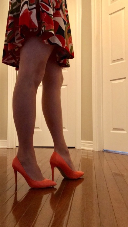 mygorgeouslegs: Sorry about the bad lighting. I liked them enough to still post.