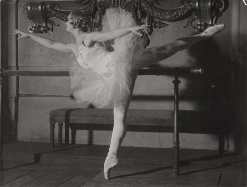 barcarole: Marina Semyonova training for her performance in Giselle at the Paris Opera Ballet with S