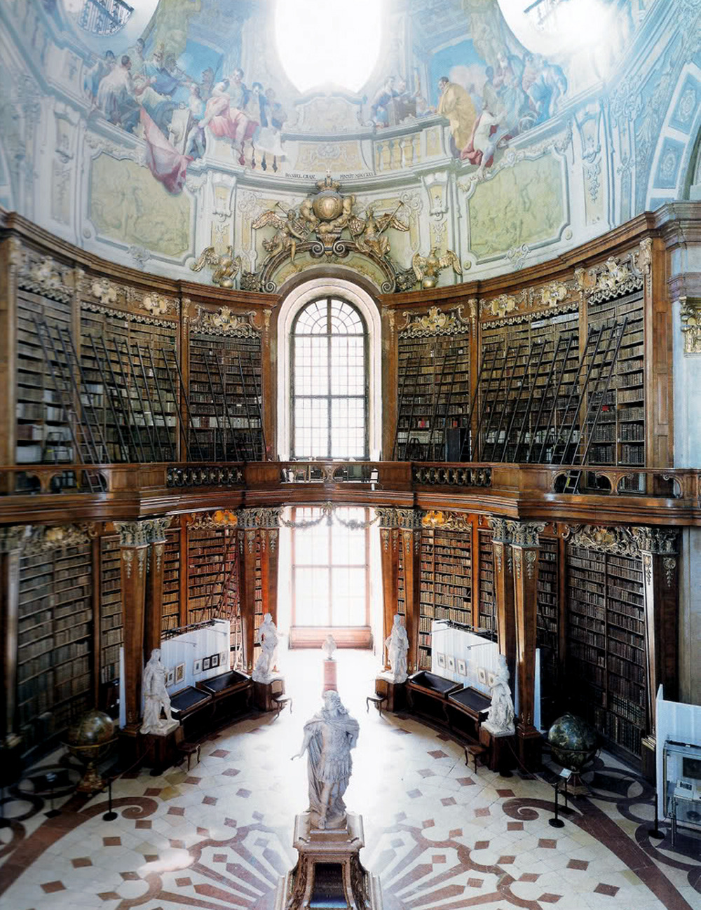 bookgeekconfessions:   Candida Hofer - Libraries (published 2005)  LIBRARIES! LIBRARIES