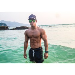 beyondasianmen:  Beautiful #AsianHunk i found on #IG by bennyliu_fitness Beach Feels ☀ #Thailand  #SundayFeels #GoodVibes  #Phuket  #SurinBeach