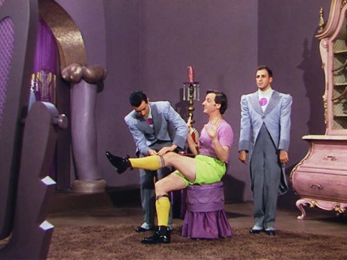 raven68:Hans Conried: God of Sock Garters! (also rockin’ them lime green boxers, baby!)See also: god