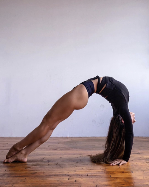 liftmovesweat:Amina Taha