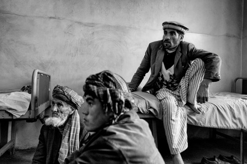 Patients at Kabul’s psychiatric unit.> Photo: Alvaro Ybarra Zavala.