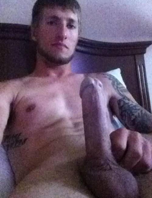 straightdudesnudes:  God I love a white boy who makes sexting easy. Riley immediately began to show off the goods. And trust me you’re going to want to see his cum shot video. Let me know how badly you wanna see by your replies!