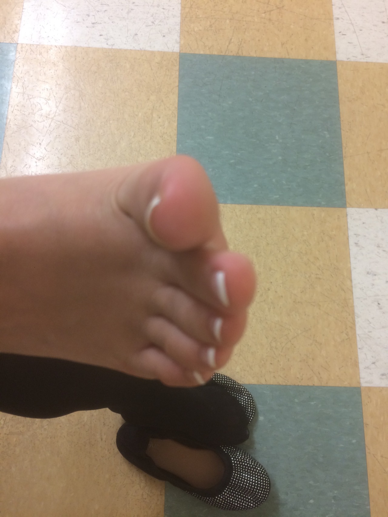 buntoes:  have a great weekend everyone! 🎉 …say bye bye to mah french tips!