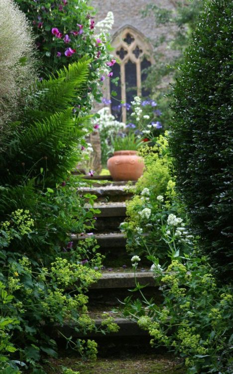 followthewestwind:ASCOT GARDENS, Warwickshire, England. (via Pin by Linda Ervin on Country Manor Hou