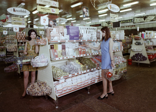 scavengedluxury: ABC supermarket, József Attila housing estate, Budapest, 1969. I think this is a Spar now. From the  Budapest Municipal Photography Company   archive. 