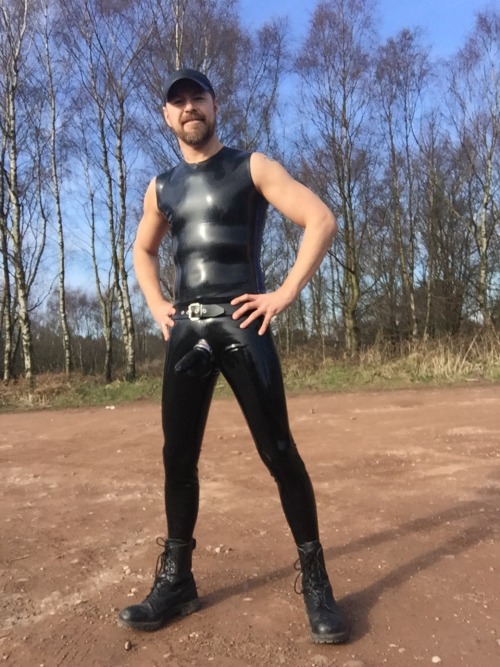 cosmicroo: tightshort:  Rubber cruiser  Fuck. Me. That’s hot! 