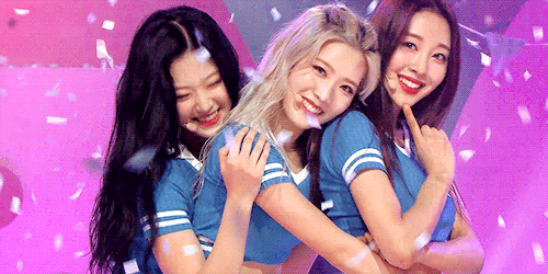 femaleidols:180829Hi High