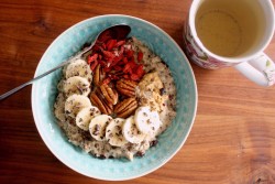 tobefre-ed:  Apple cinnamon oatmeal with