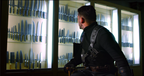badbucky:Diego’s weirdly obsessed with knives