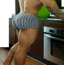 bodybuildertvh:  This is me in the kitchen figuring out what to eat.