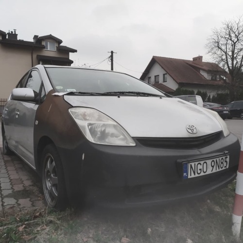 Beautiful Prius #toyota #toyotaprius #abandonedcar #rust #carspotting #łomianki (w: Łomianki) https: