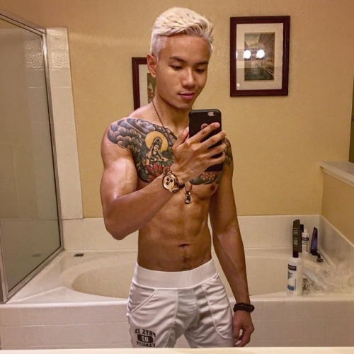 vietmalebeauty: aznboysparadise: IG: tan_is_the_new_black Tan Nguyen