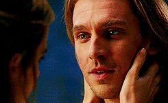 onscreenkisses:It is you!Beauty and the Beast, dir. Bill Condon (2017)